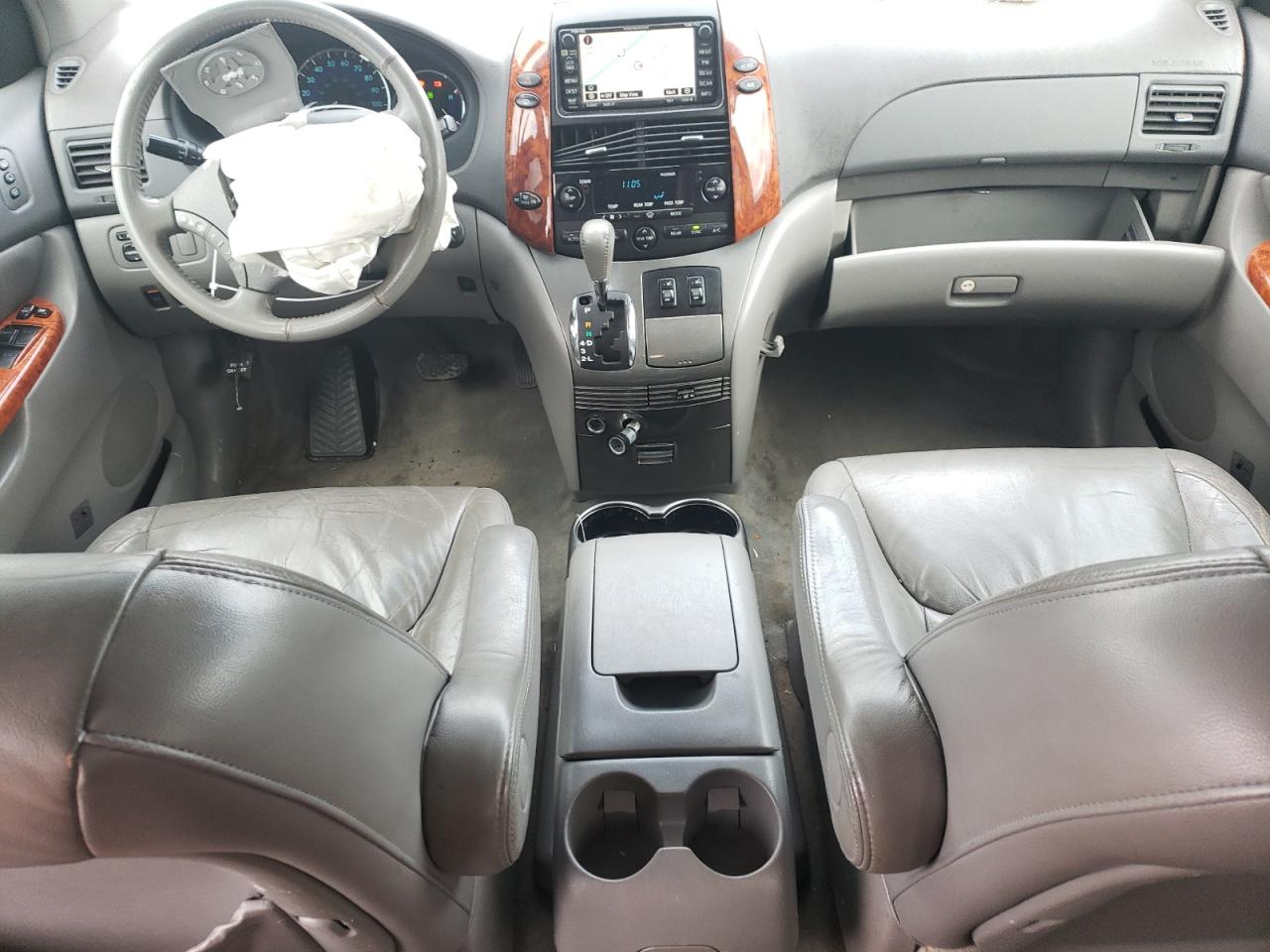 2007 Toyota Sienna - Image 8
