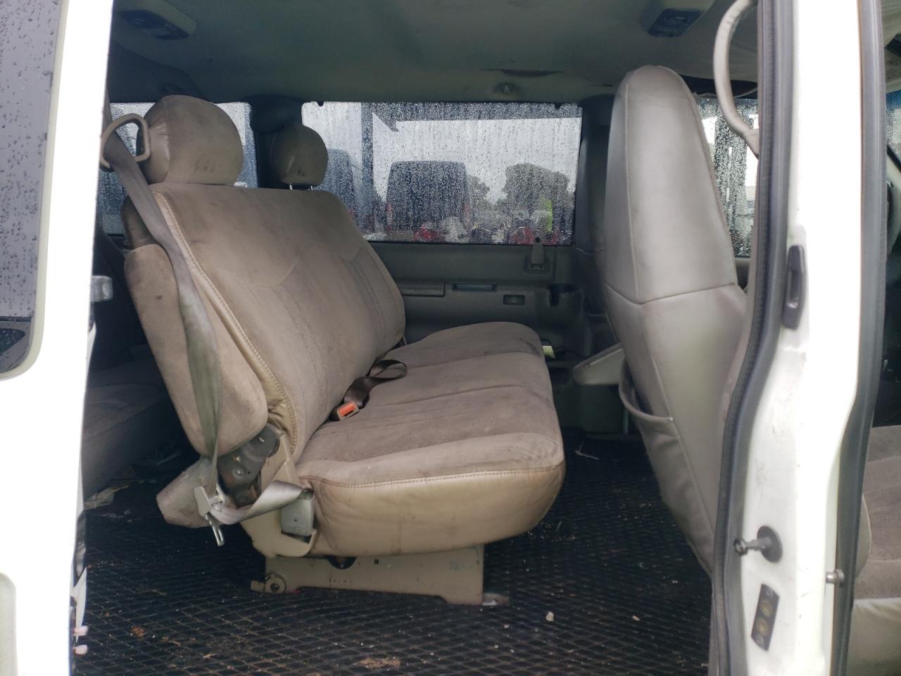 2003 Chevrolet Astro - Image 11