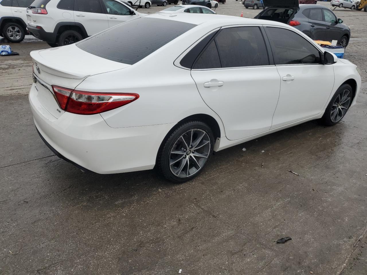 VIN 4T1BF1FK5HU656250 2017 TOYOTA CAMRY no.3