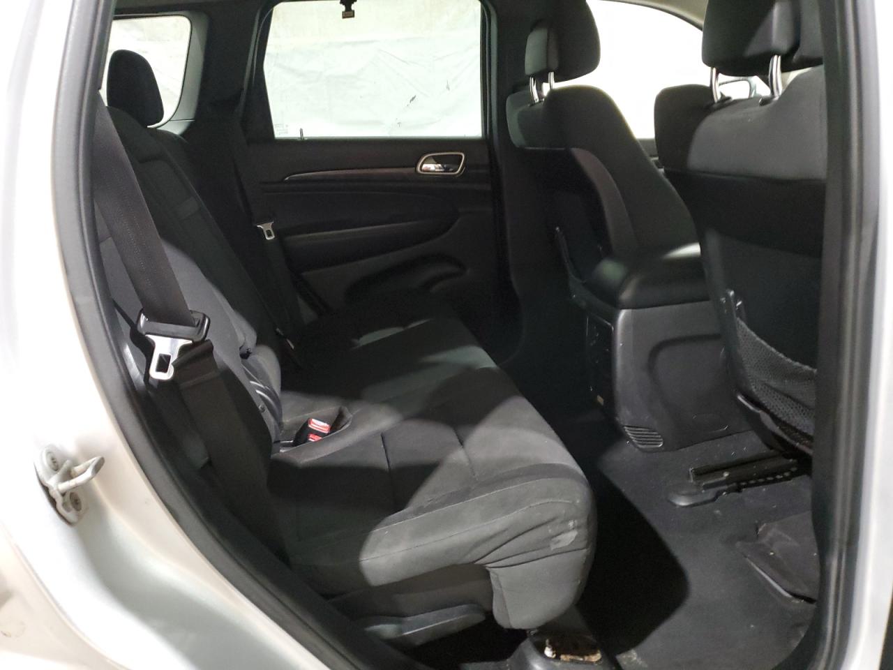 2012 Jeep Grand Cherokee - Image 11