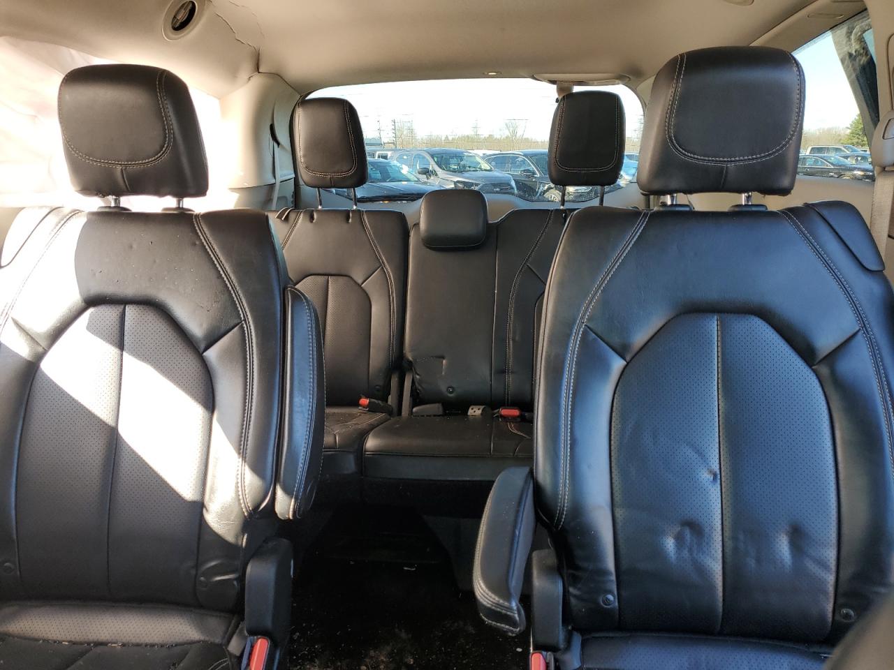 2020 Chrysler Voyager - Image 10
