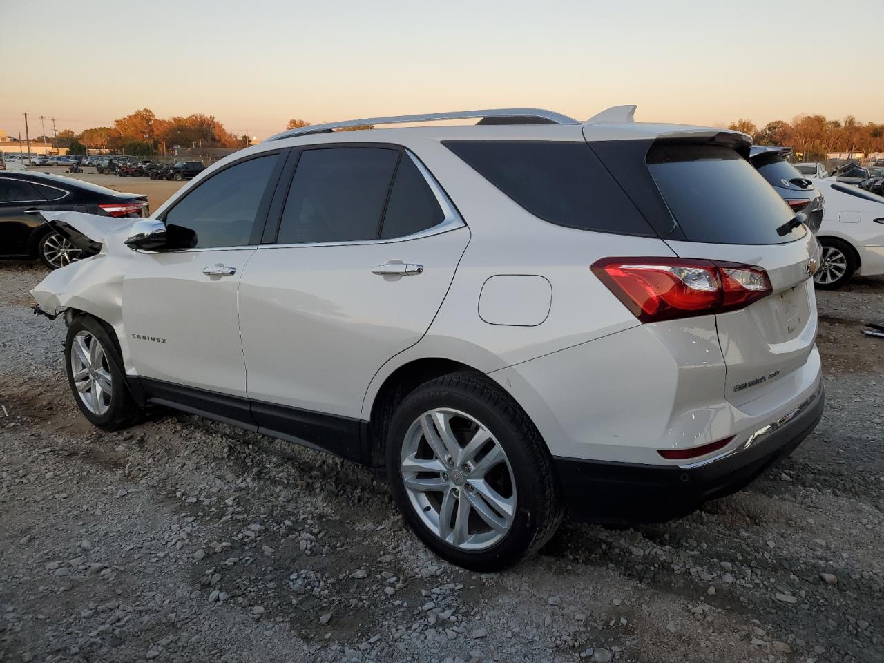 2020 Chevrolet Equinox - Image 2