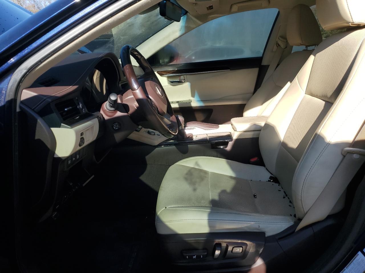 2018 Lexus ES - Image 7