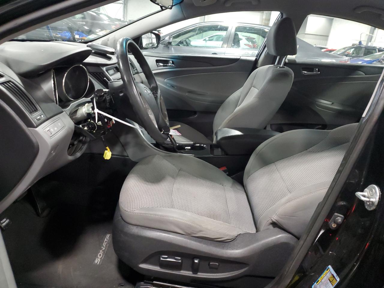 2011 Hyundai Sonata - Image 7