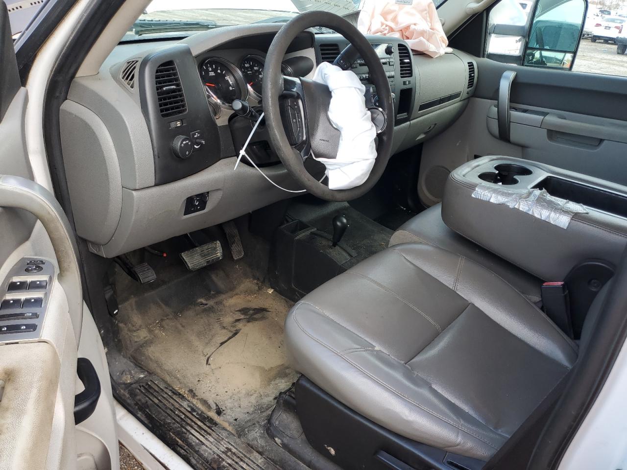 2012 Chevrolet Silverado - Image 8