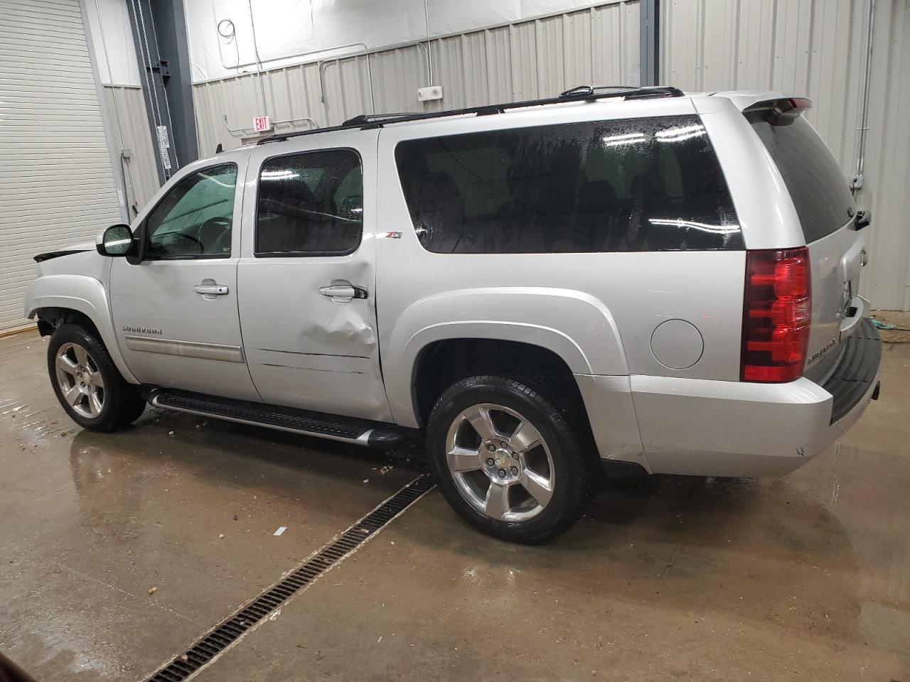 2011 Chevrolet Suburban - Image 2
