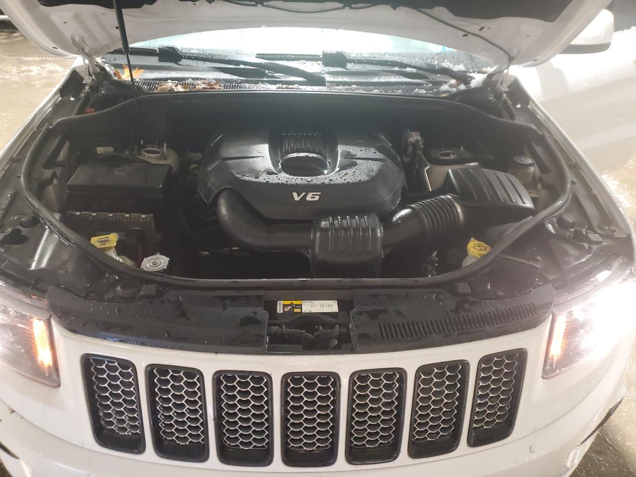 2014 Jeep Grand Cherokee - Image 12