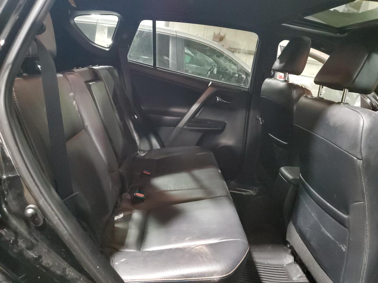 2016 Toyota RAV 4 - Image 11