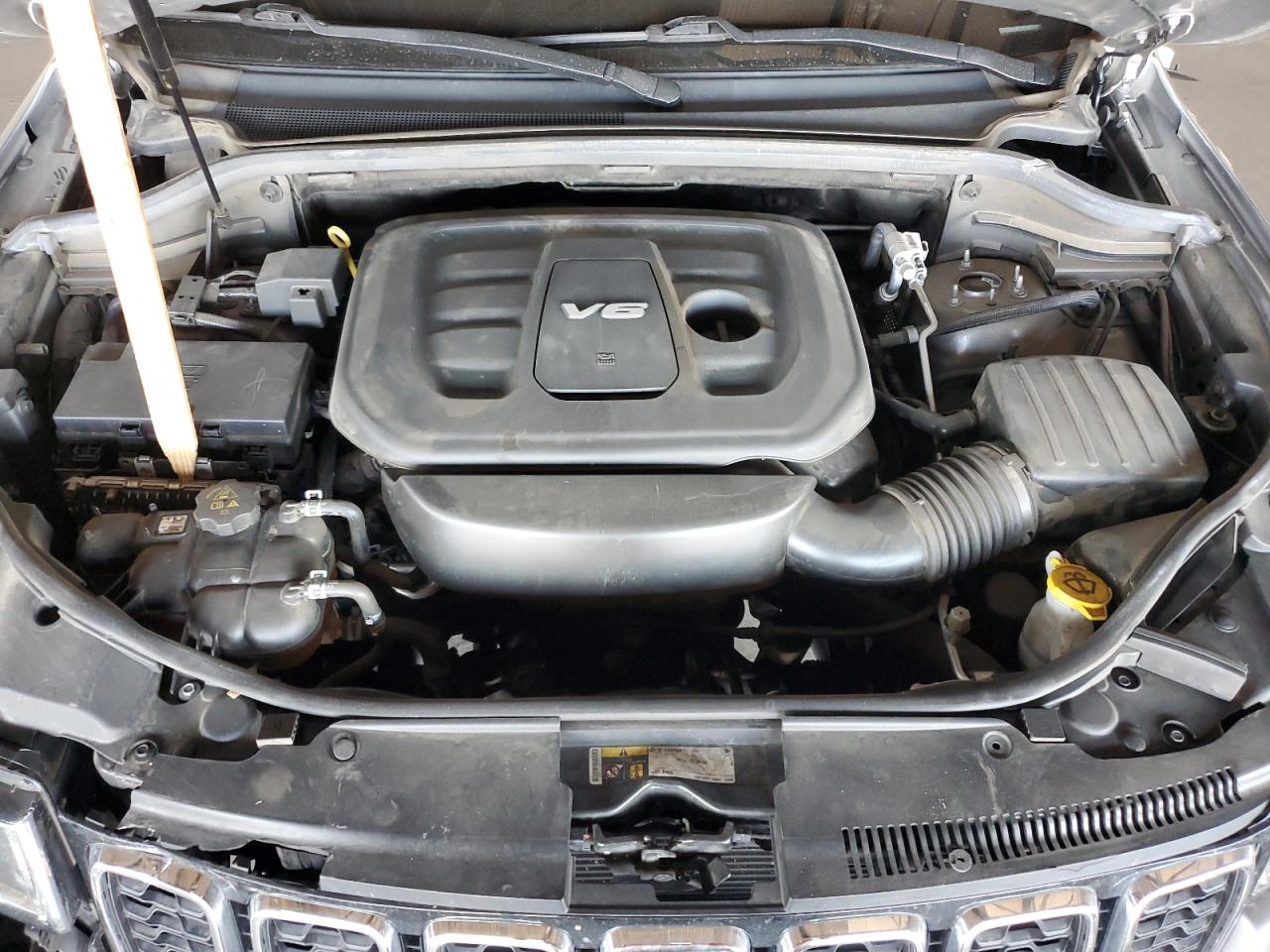 2017 Jeep Grand Cherokee - Image 12