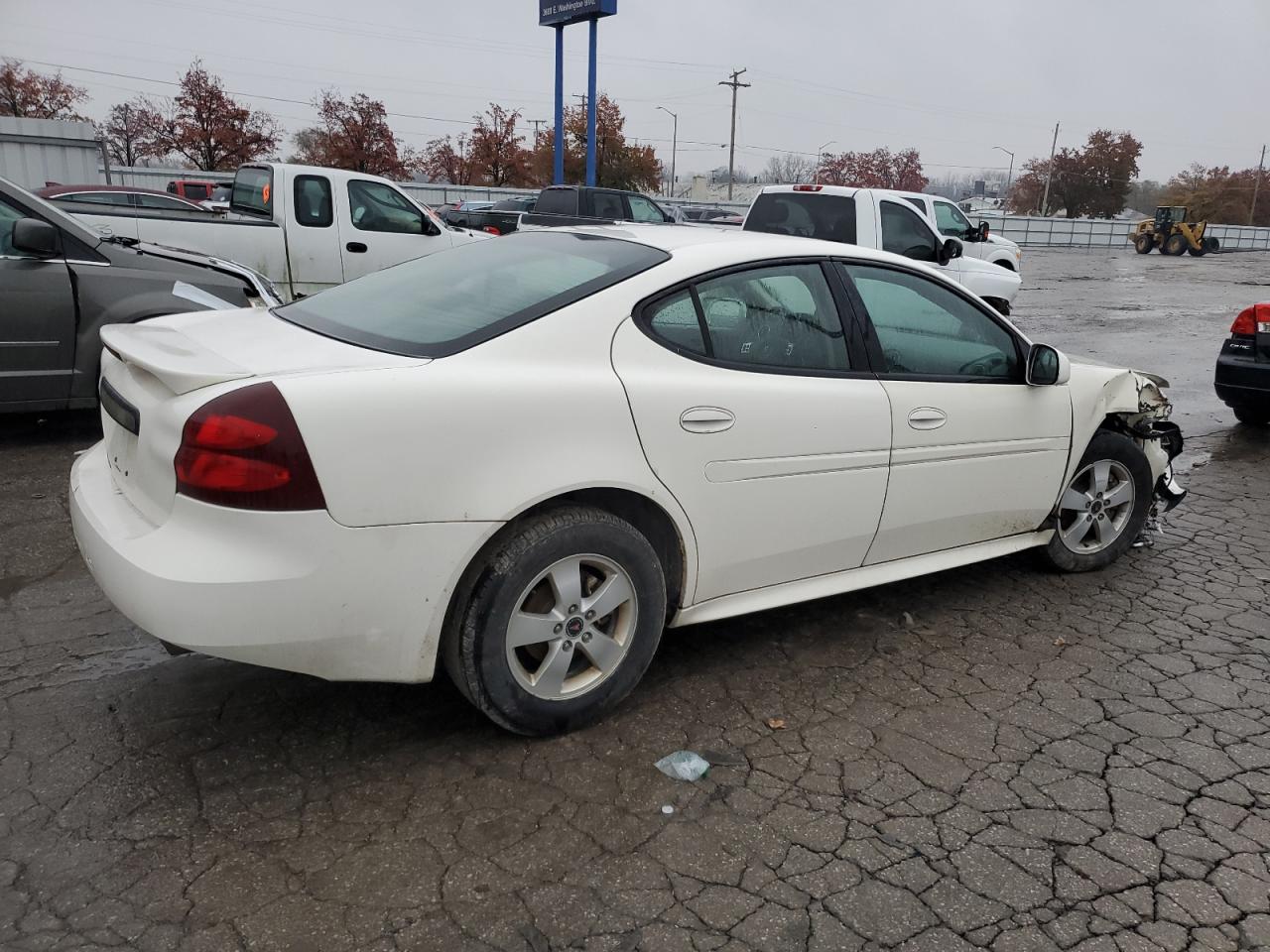 2006 Pontiac Grand Prix - Image 3