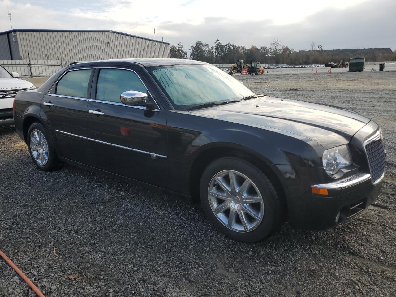 2010 Chrysler 300 - Image 4