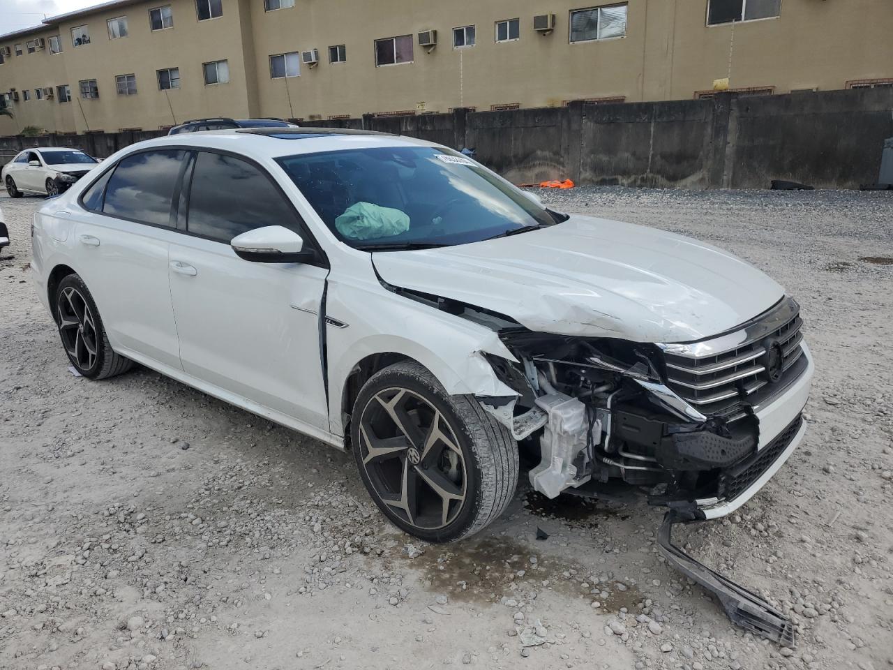 2020 Volkswagen Passat - Image 4