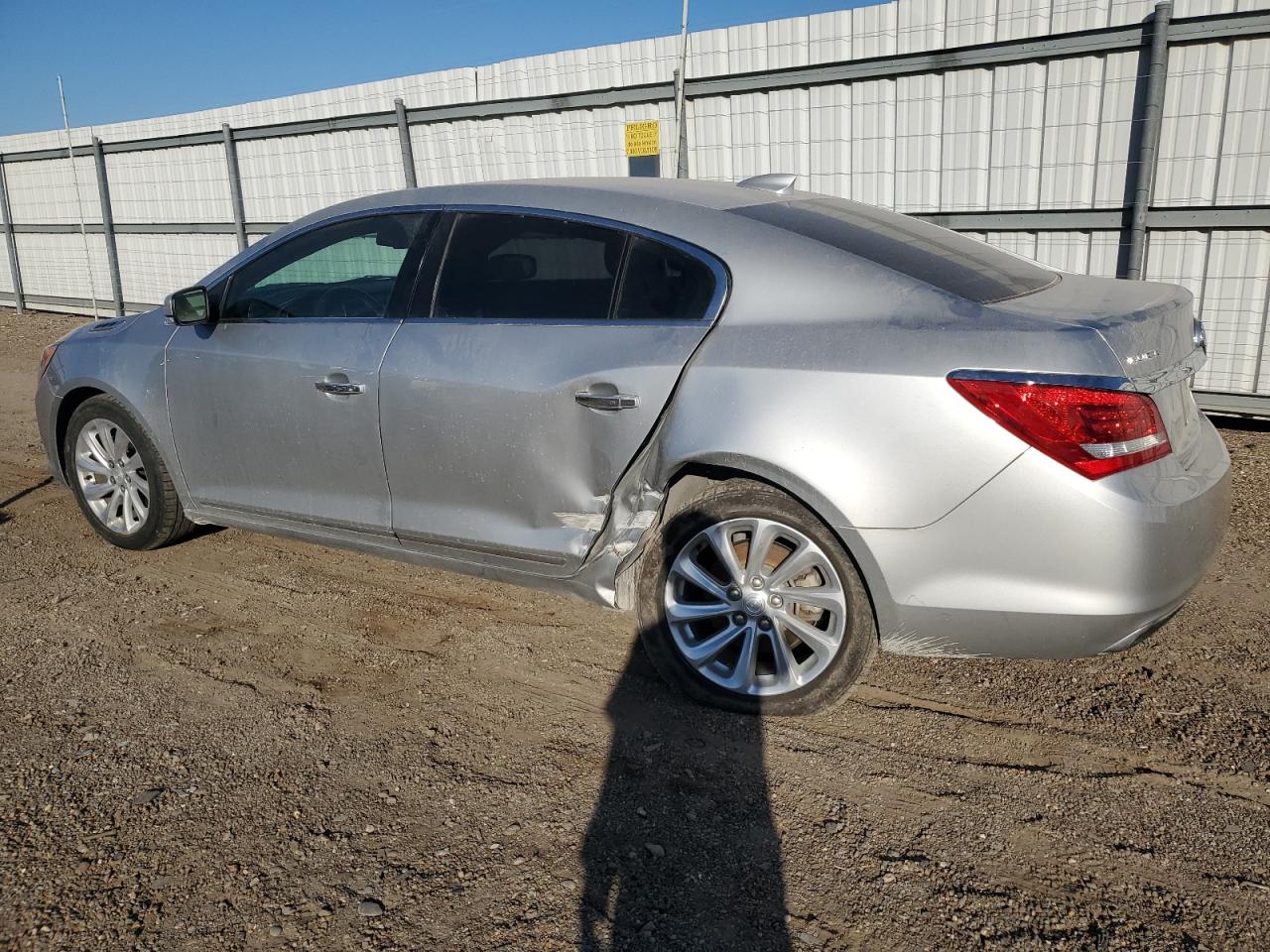 VIN 1G4GB5G33GF170846 2016 BUICK LACROSSE no.2