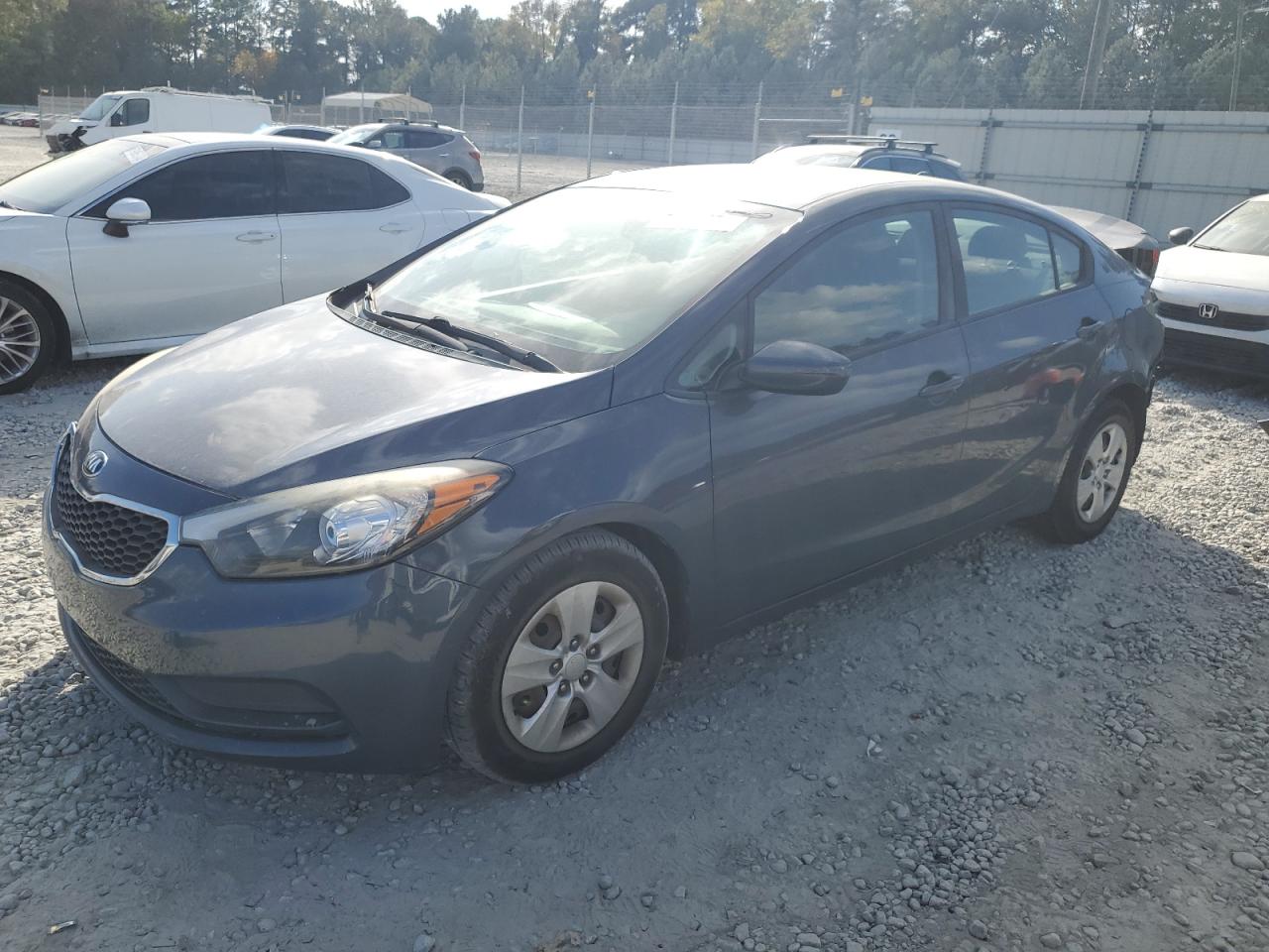 VIN KNAFK4A69G5570992 2016 KIA FORTE no.1