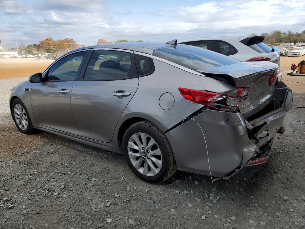 2018 Kia Optima - Image 2