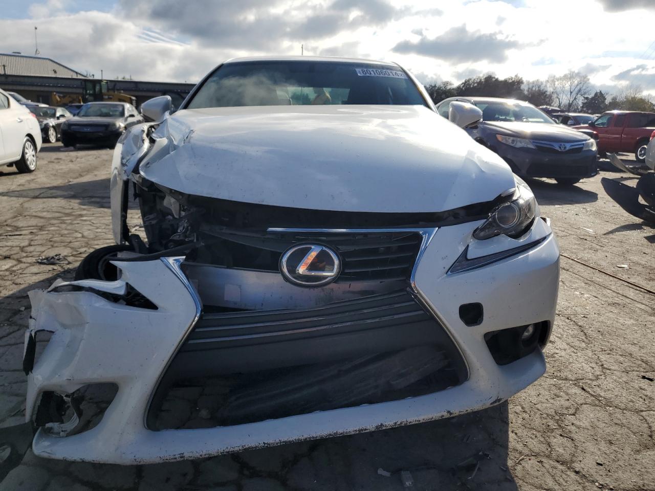 2016 Lexus IS - Image 5