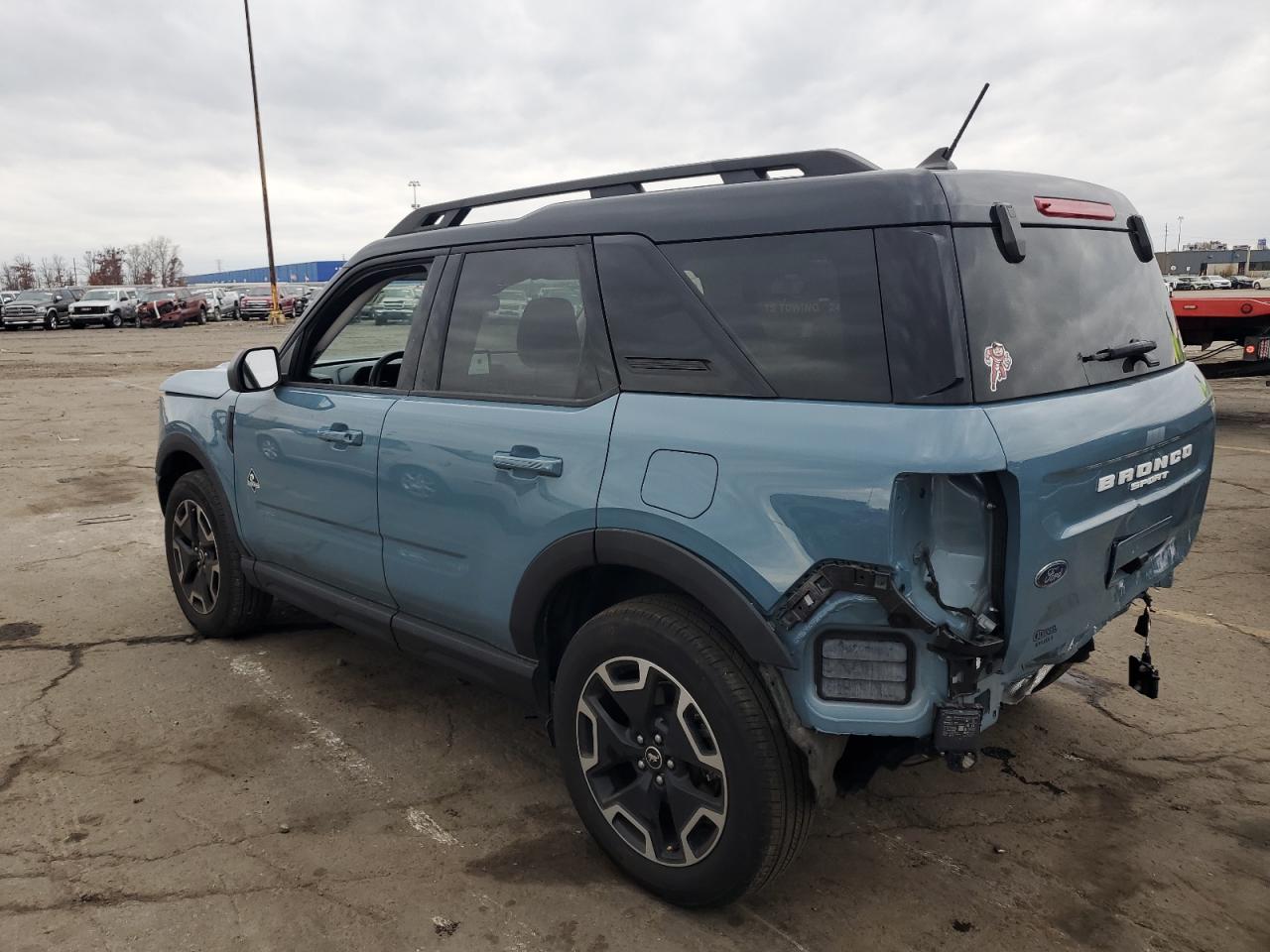 2023 Ford Bronco - Image 2