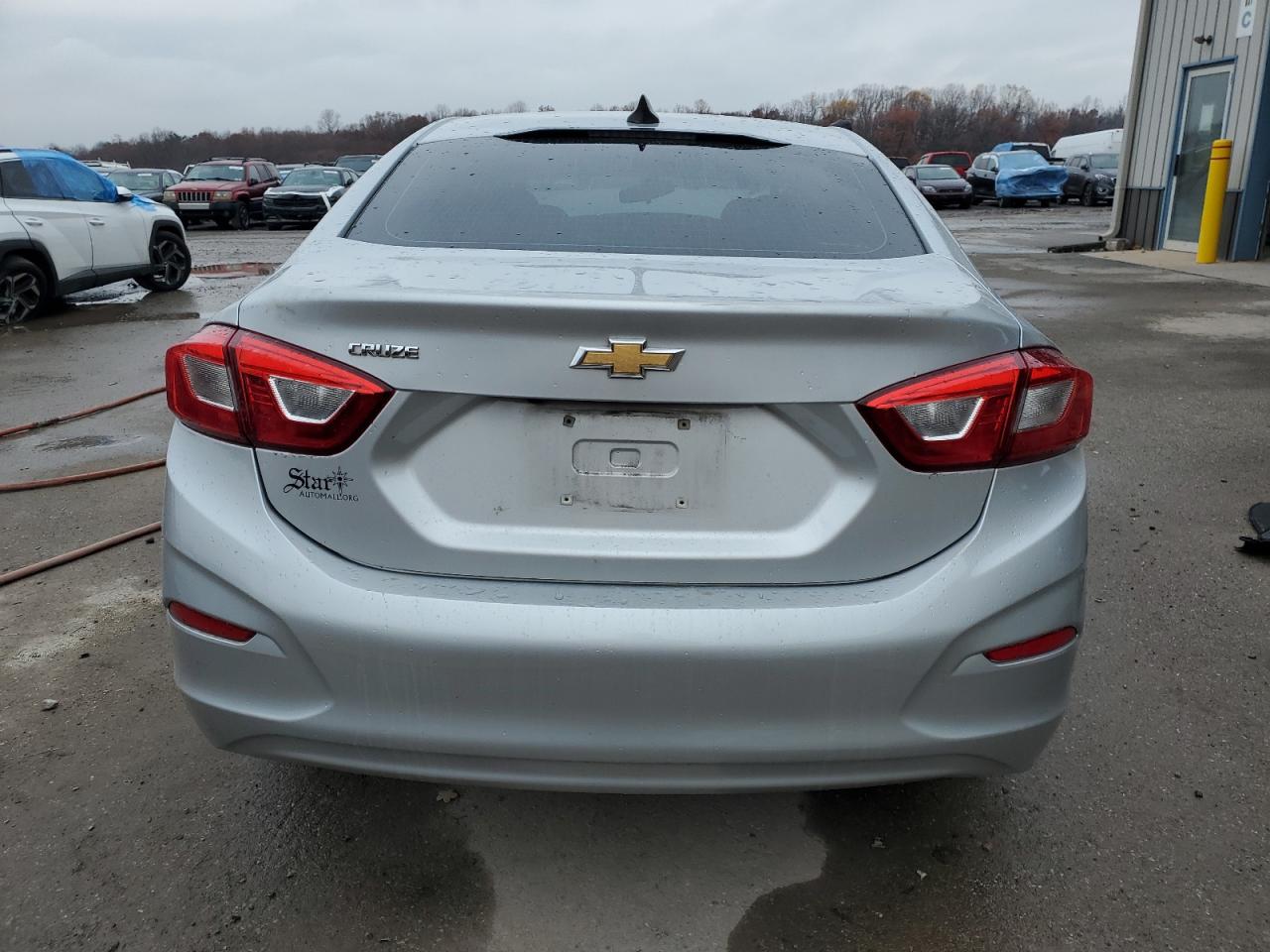 2019 Chevrolet Cruze - Image 6