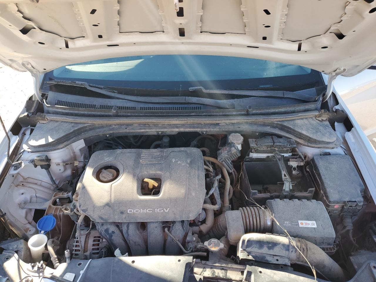 2017 Hyundai Elantra - Image 11