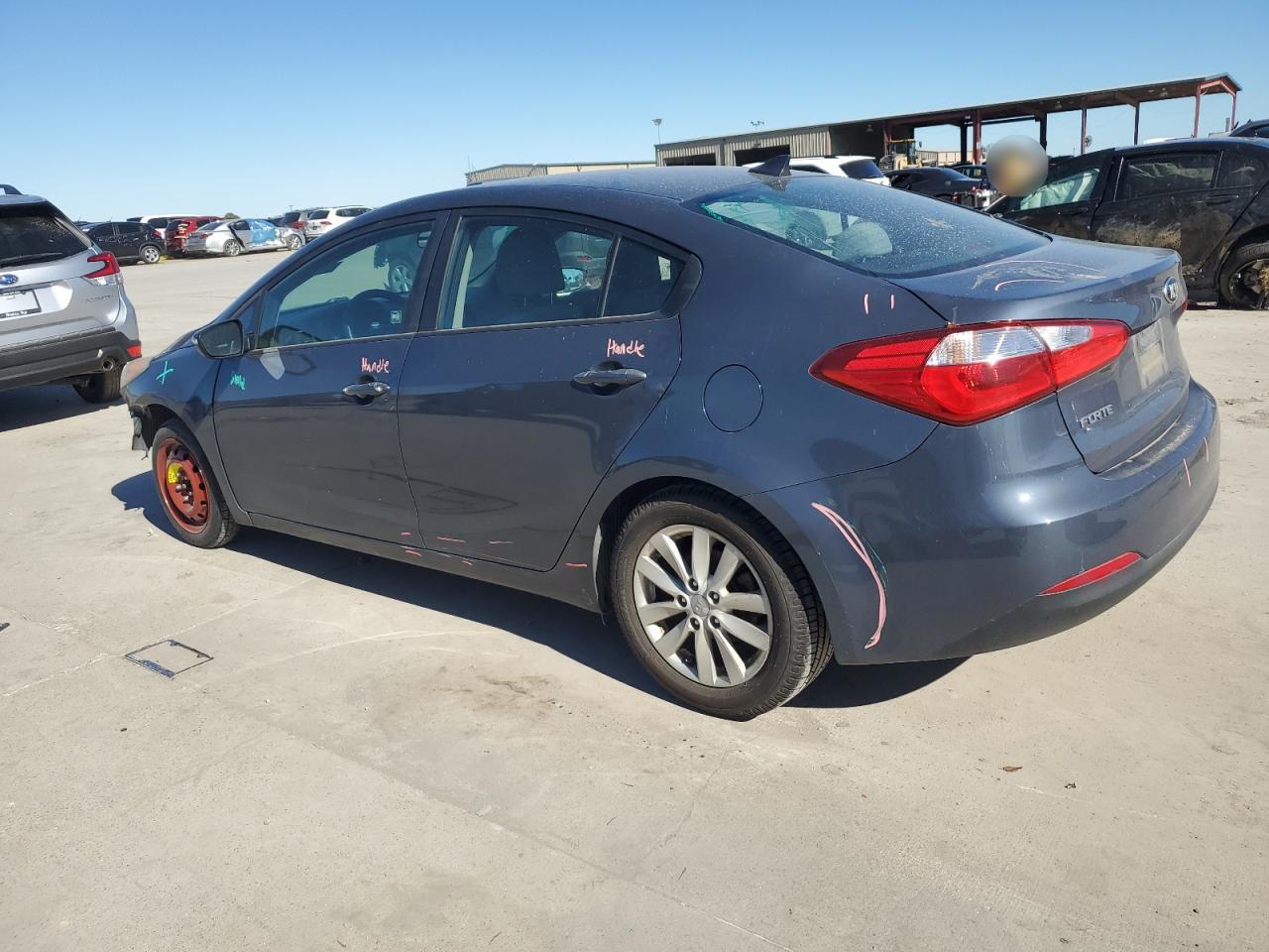 VIN KNAFX4A64F5413970 2015 KIA FORTE no.2