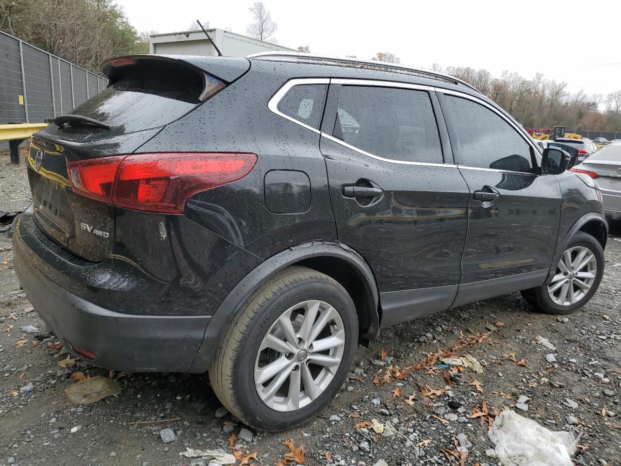 2018 Nissan Rogue - Image 3