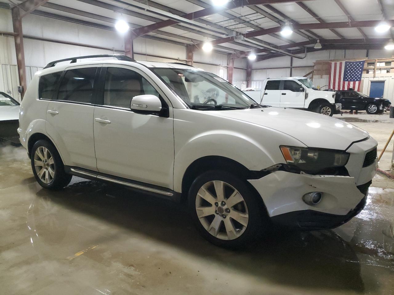 2012 Mitsubishi Outlander - Image 4