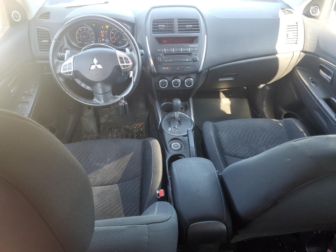 2013 Mitsubishi Outlander - Image 8