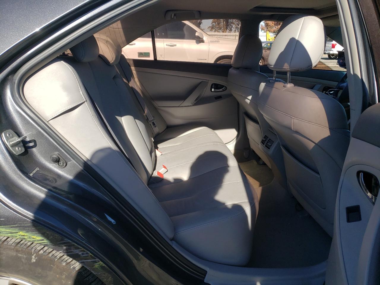 2009 Toyota Camry - Image 10