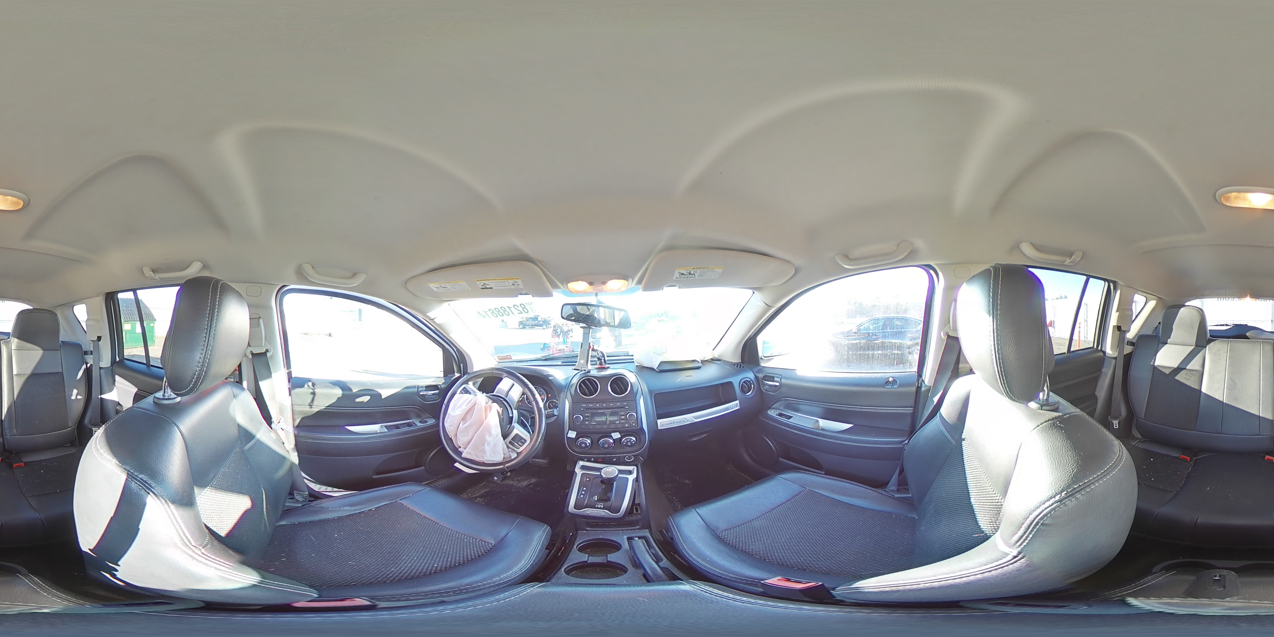 2016 Jeep Compass - Image 13