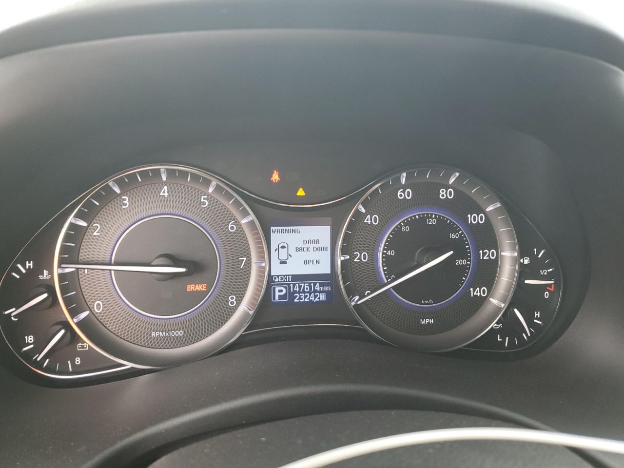 2015 Infiniti QX80 - Image 9