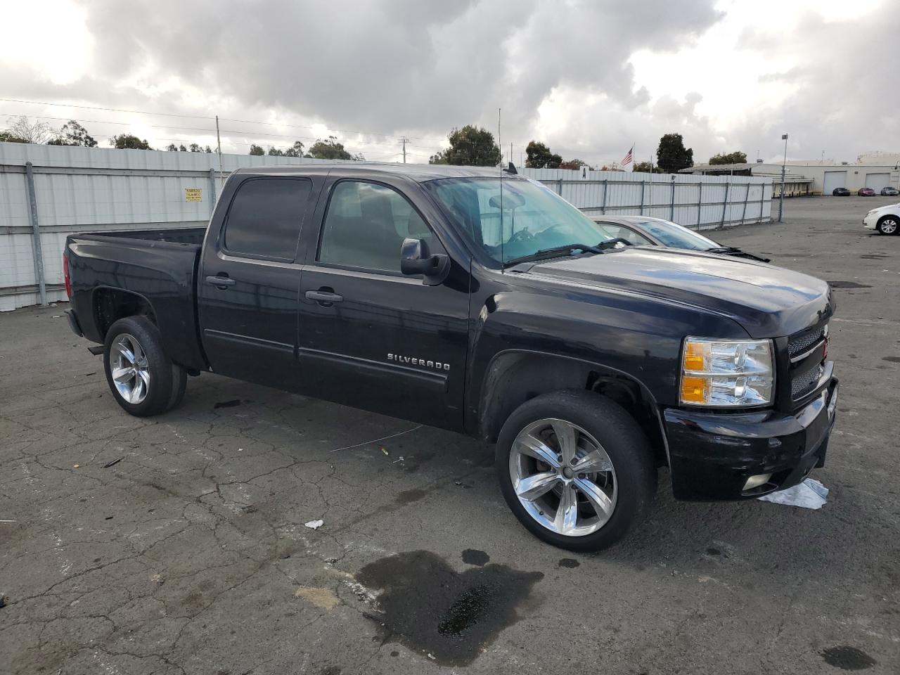 2011 Chevrolet Silverado - Image 4