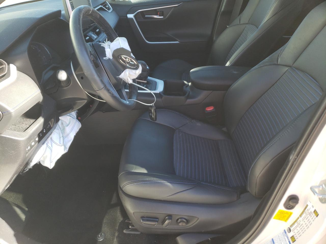 2022 Toyota RAV 4 - Image 7