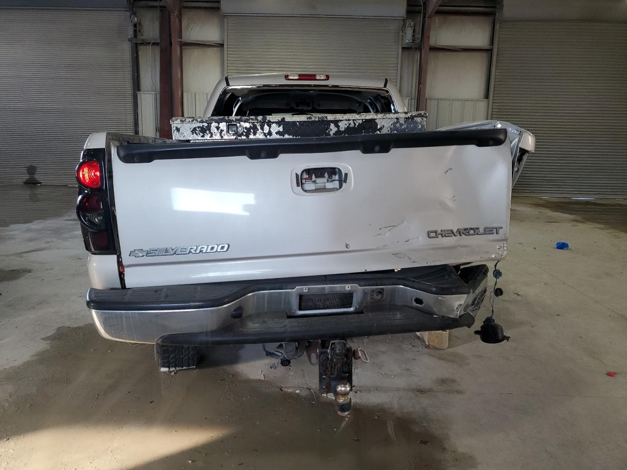2004 Chevrolet Silverado - Image 6