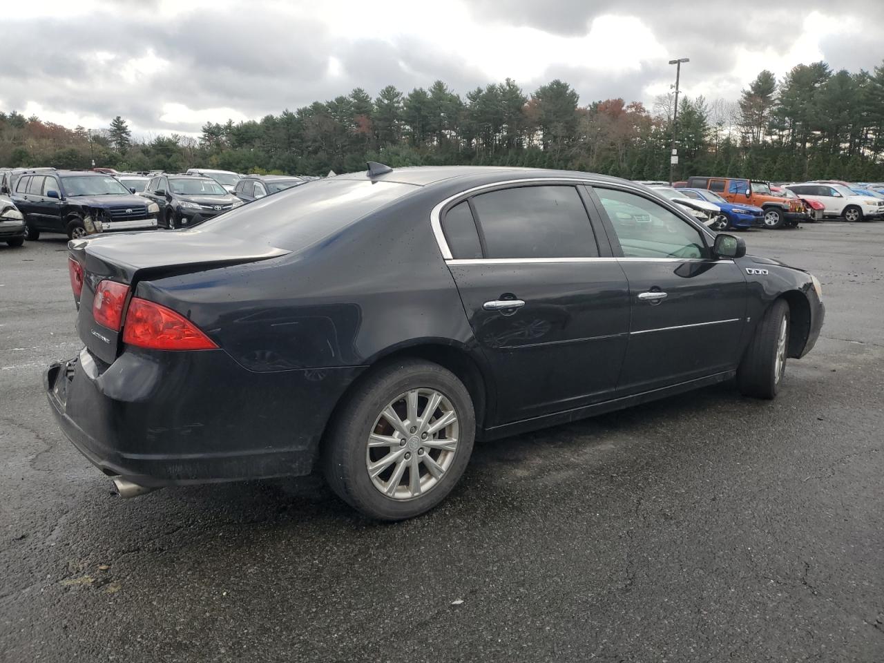 2010 Buick Lucerne - Image 3