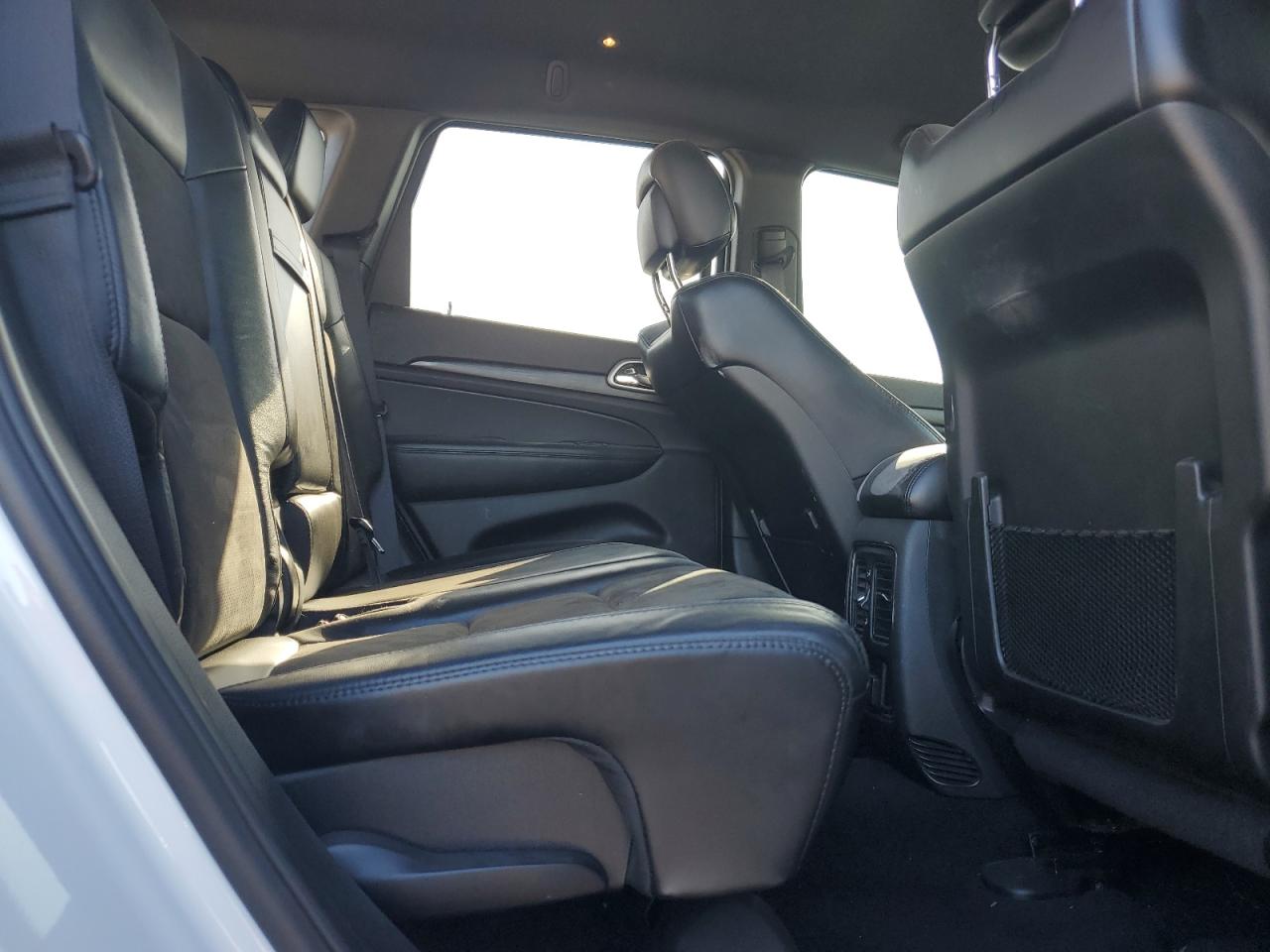 2019 Jeep Grand Cherokee - Image 11