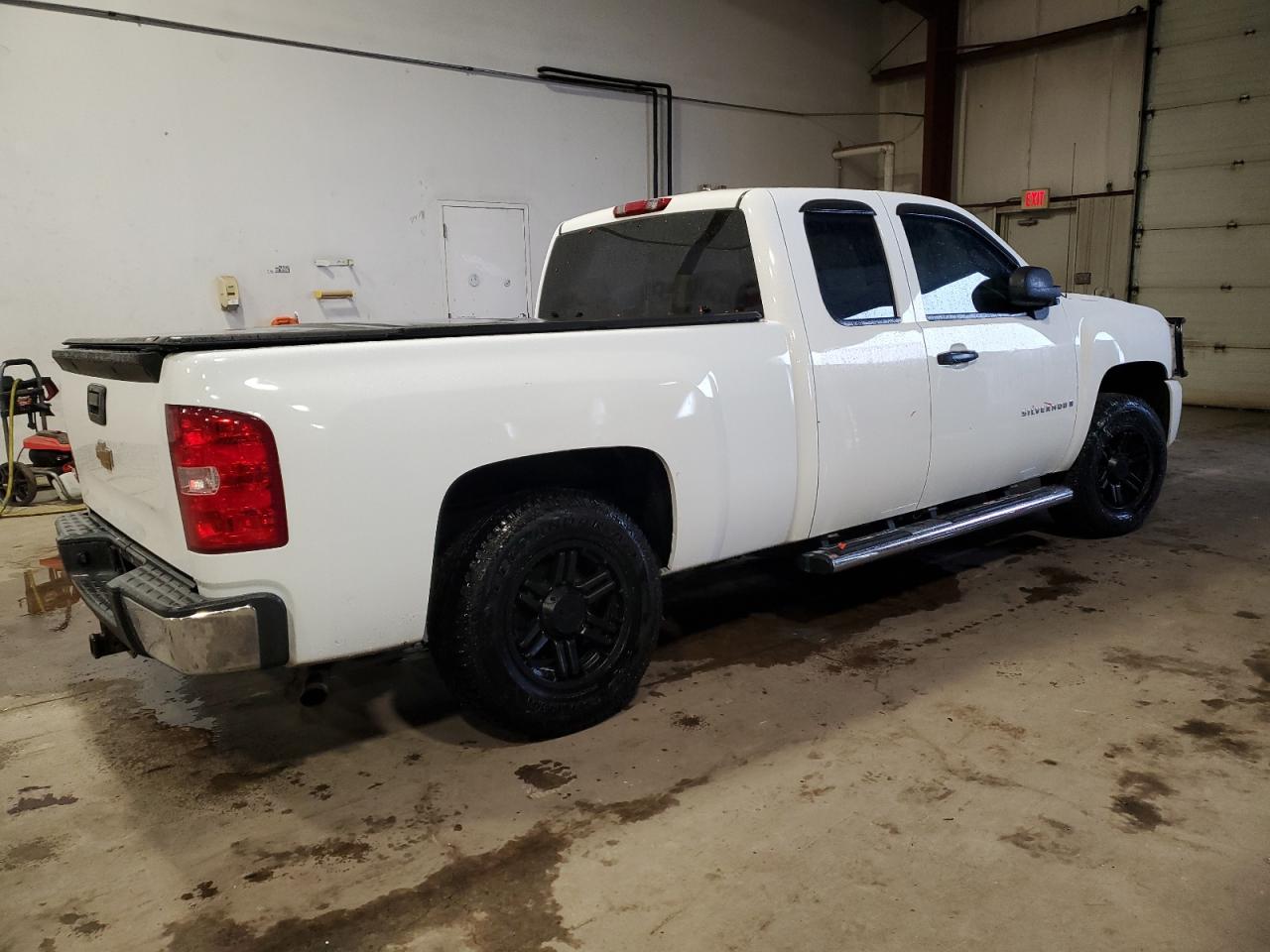 2008 Chevrolet Silverado - Image 3