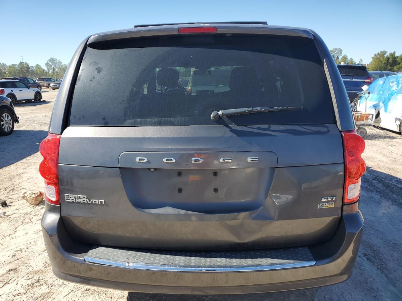 VIN 2C4RDGCG3JR311698 2018 DODGE CARAVAN no.6