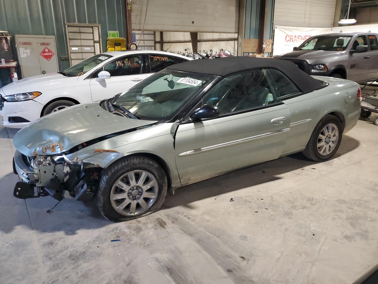 2006 Chrysler Sebring Limited იყიდება Eldridge-ში, IA - Front End