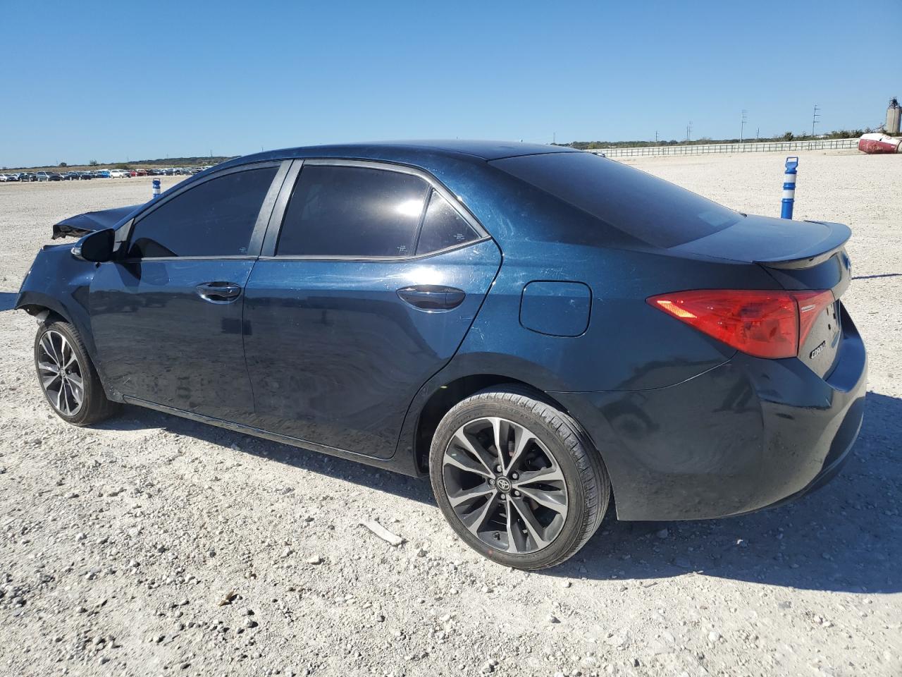 VIN 2T1BURHEXJC104732 2018 TOYOTA COROLLA no.2