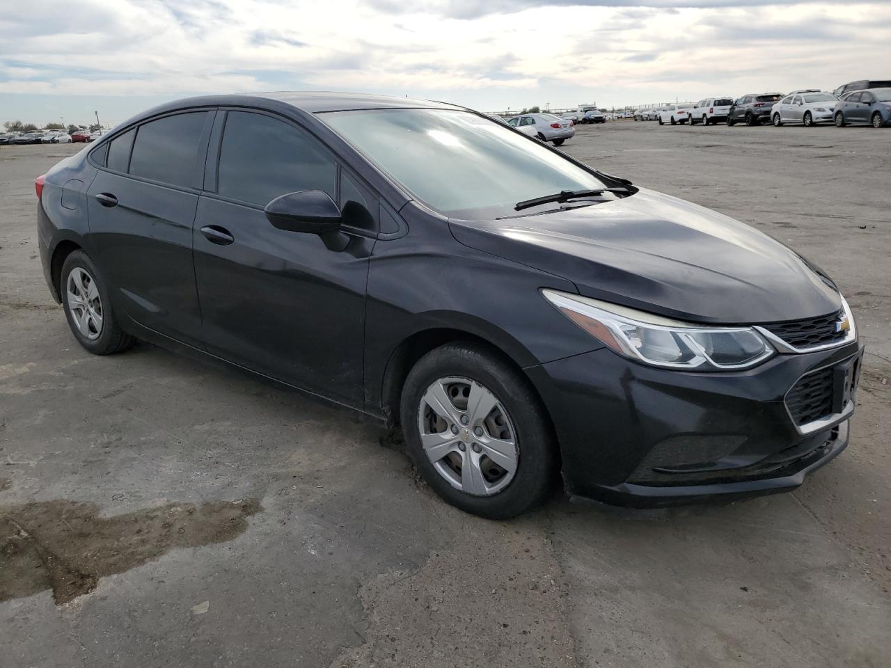 2018 Chevrolet Cruze - Image 4
