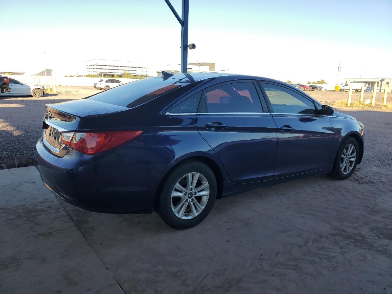 2013 Hyundai Sonata - Image 3