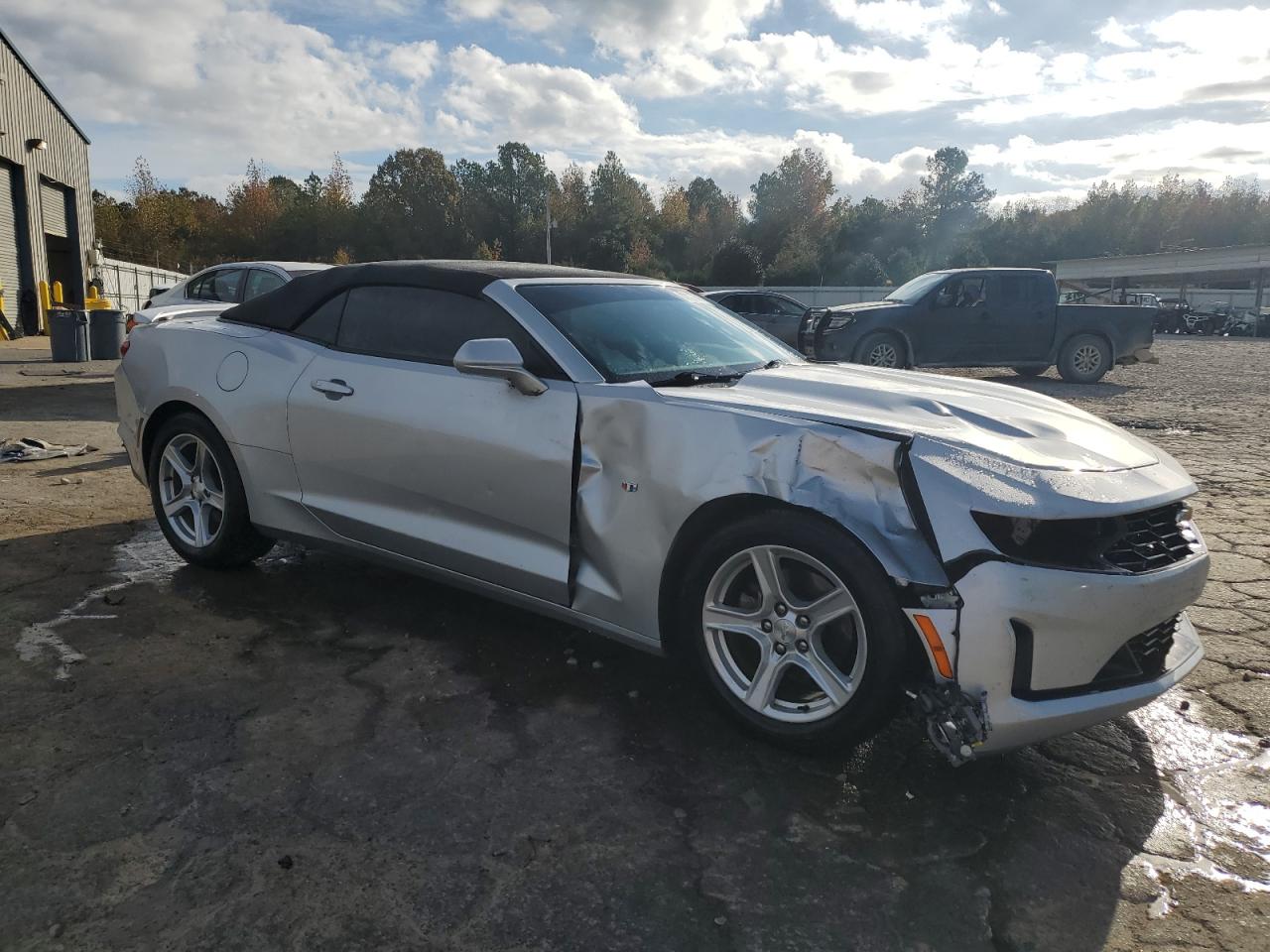 VIN 1G1FB3DX1K0132435 2019 CHEVROLET CAMARO no.4