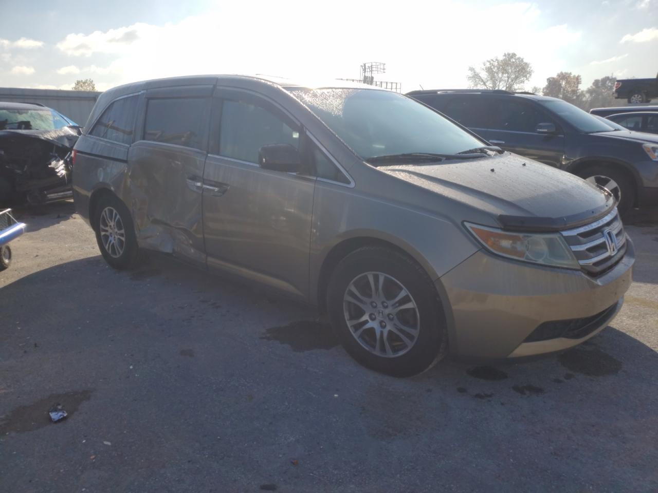 2011 Honda Odyssey - Image 4