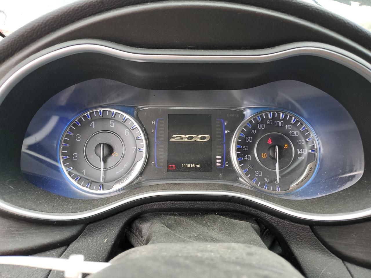 2016 Chrysler 200 - Image 9