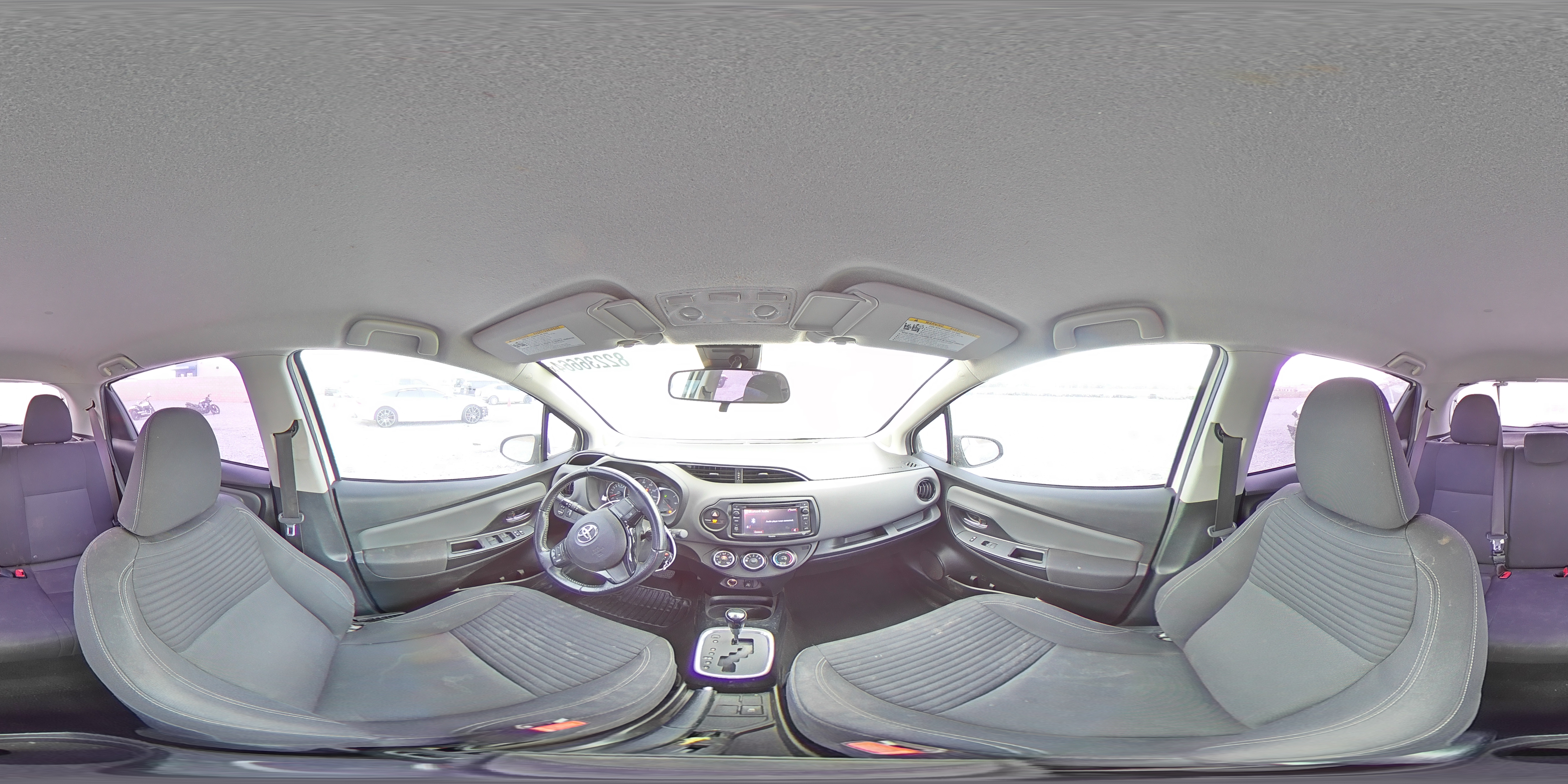 2017 Toyota Yaris - Image 12
