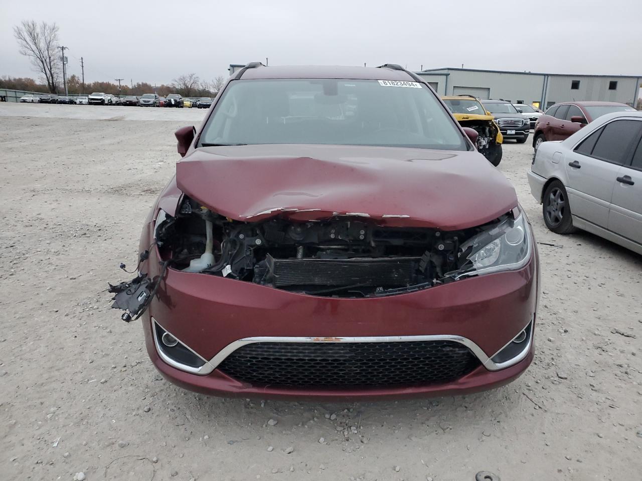 2017 Chrysler Pacifica - Image 5