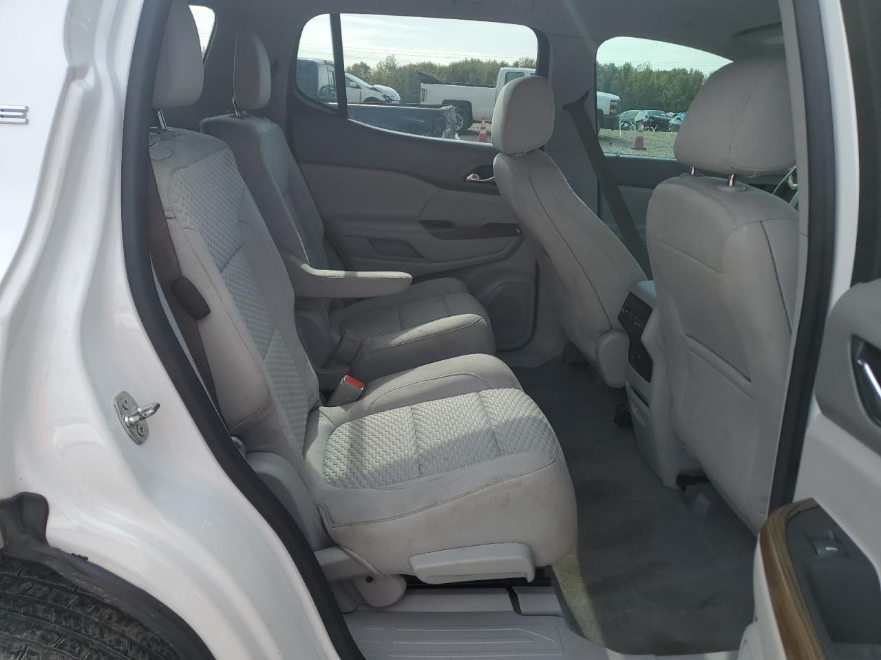 2017 GMC Acadia - Image 10