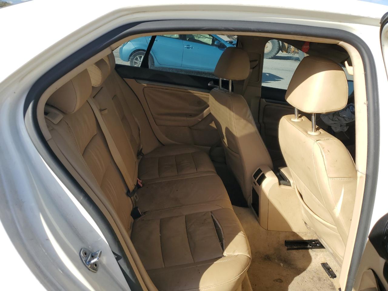 2007 Volkswagen Jetta - Image 10