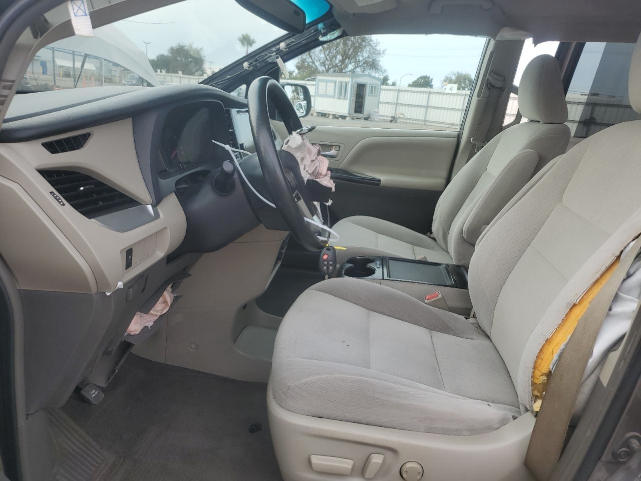 2015 Toyota Sienna - Image 7