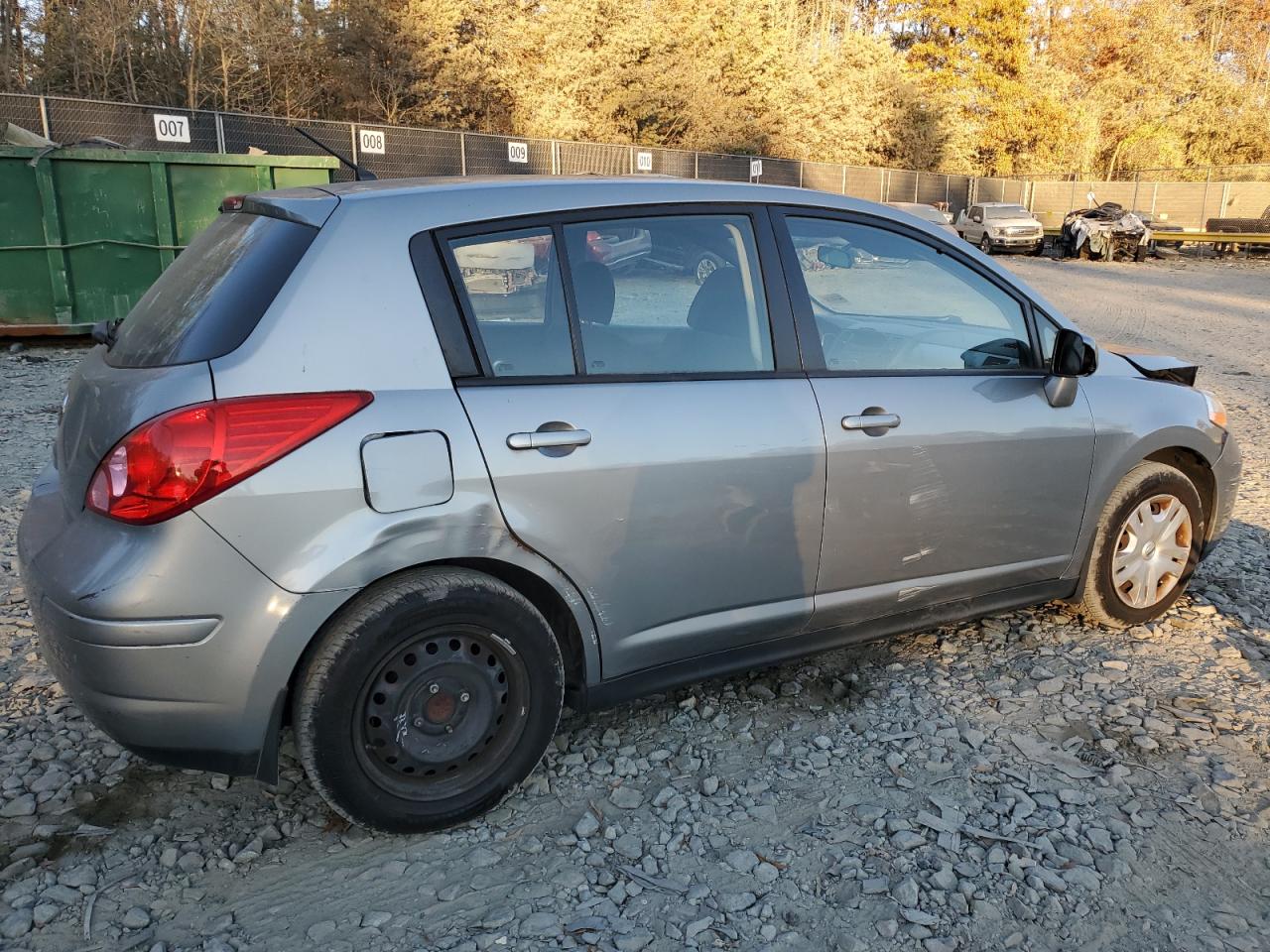 2011 Nissan Versa - Image 3